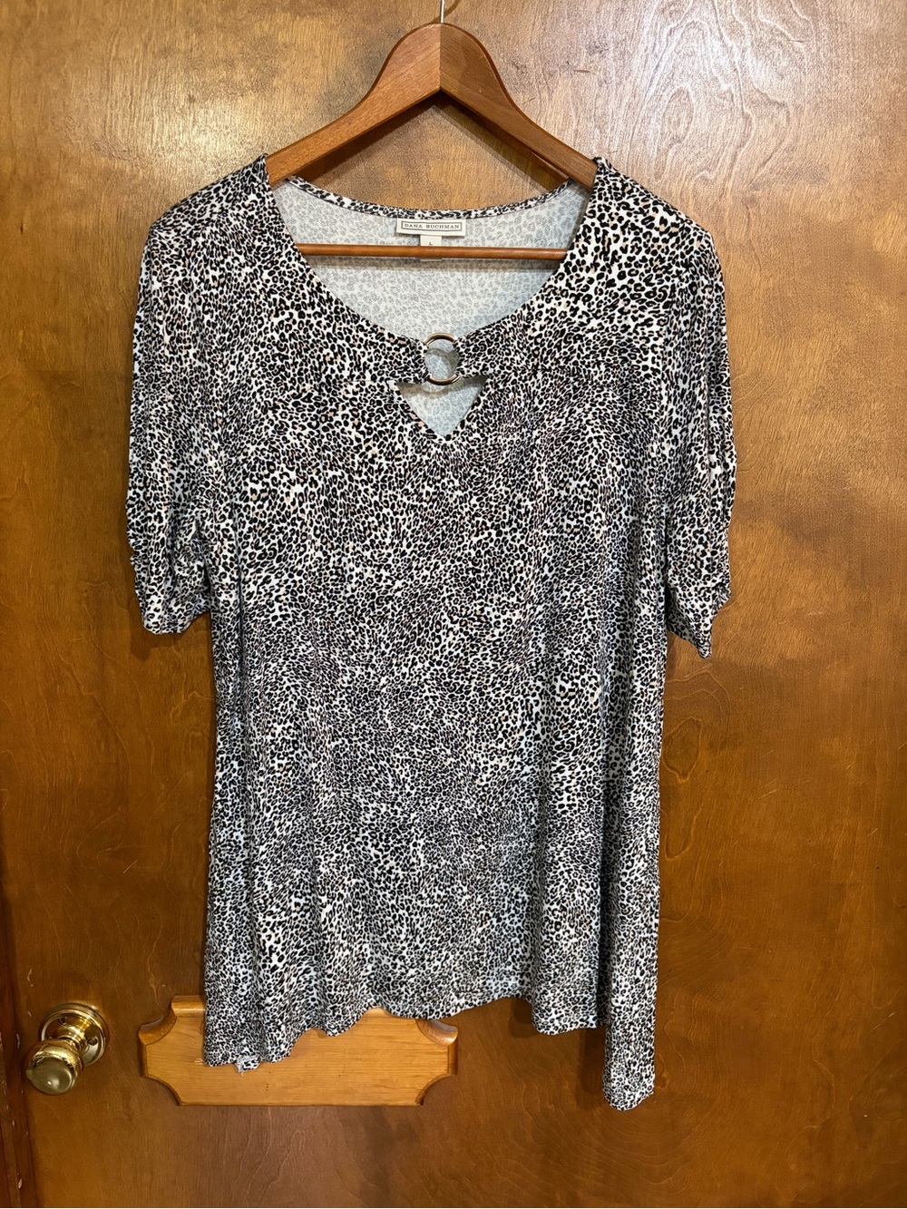 Dana Buchman Black & White Animal Print Short Sleeve Top